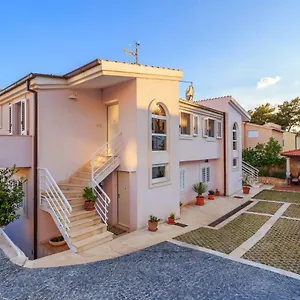 Lola, Sea On A Palm! Heated Pool Villa