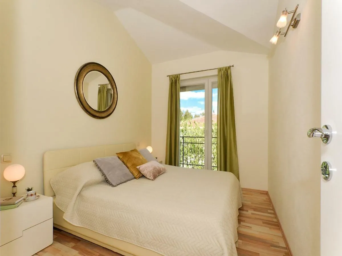 Mar Deluxe Apartments Trogir 0*,