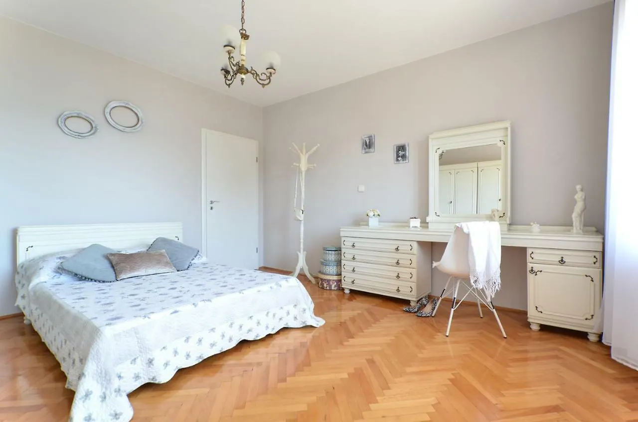 Mar Deluxe Apartments Trogir Croatia